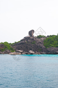泰国西米兰岛的象征天空蓝天石头岩石图片