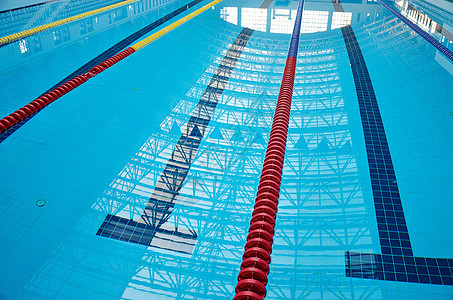 游泳池背景线条运动漂浮水池反射浮标车道训练海浪竞争图片