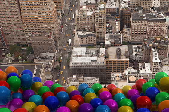 城市上方许多彩色气球绘图景观摩天大楼乐趣计算机派对建筑图片