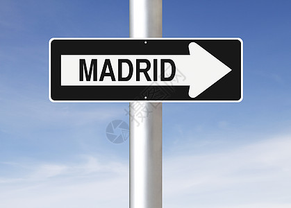 这条通往马德里的路指示牌蓝色路标城市首都单程天空图片