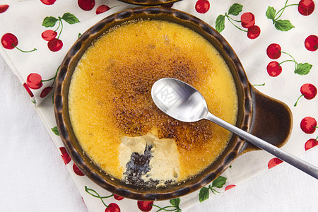 法国甜点     奶油布丁 烧焦霜食物焦糖模子盘子香草美食餐厅烹饪蛋黄刀具图片
