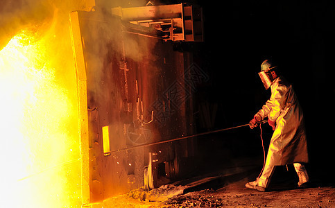 钢铁工人铸件辉光生产保护商业冶金液体烤箱行动钢包图片