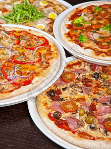 配火腿和蘑菇的比萨小吃辣椒食物洋葱营养菜单蔬菜拼贴画午餐面团图片