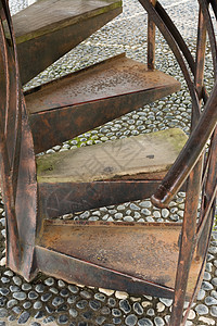 古老的生锈楼梯建筑物材料椭圆形金属梯子家园旋转地标脚步地面图片