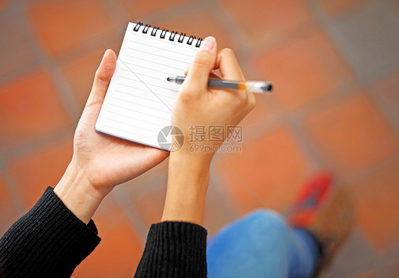 妇女手笔记作家学校随笔大学教育文书班级成功思考笔记图片