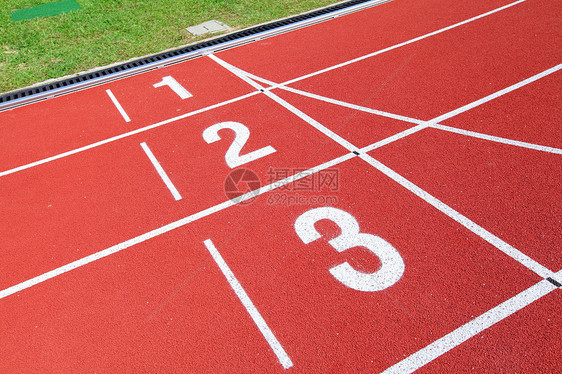 运动员体育场赛跑赛道运动竞技赛马场车道校园运行场地小路橡皮标准图片
