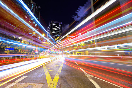 现代城市夜间街道商业蓝色建筑场景隧道运动景观运输旅行图片