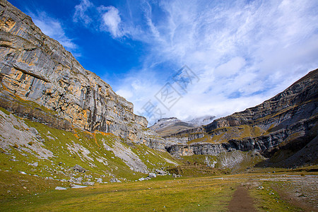 和在奥德萨谷的Soaso马戏团马戏团山谷景点国家树干丛林植被索索地标石头图片