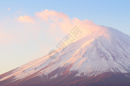 清晨藤山火山公吨阳光天空晴天地标天际云景日落爬坡图片