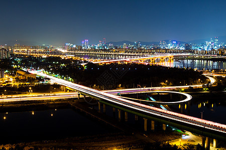 首尔市夜间踪迹通道办公室建筑日落住宅风景城市圣水团伙图片