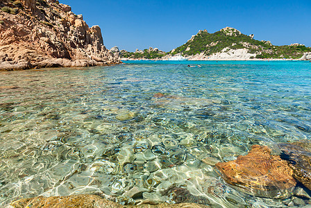 撒丁岛湾海湾旅游目的地天堂晴天支撑阳光海滩海岸天蓝色图片