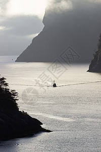 新西兰米尔福德州海洋场景蓝色海岸线峡湾反射荒野山脉悬崖唤醒图片