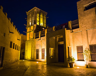 迪拜旧街的阿拉伯街道旅行胡同楼梯脚步路面建筑古董历史历史性窗户图片