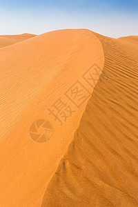 阿拉伯沙漠男性游客国家冒险旅行艺术衣服男人荒野天空图片