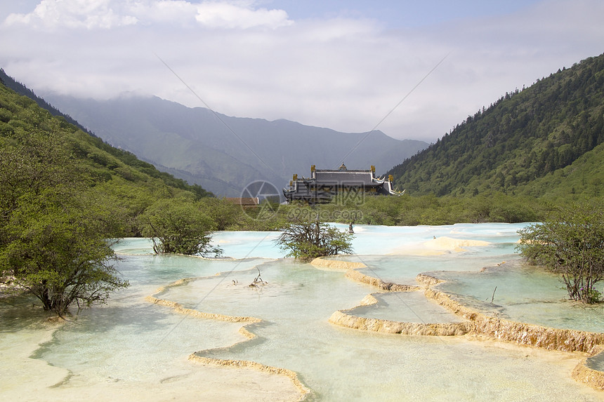 中国四川黄龙景 四川叶子公园生态假期环境天空风景旅游遗产反射图片