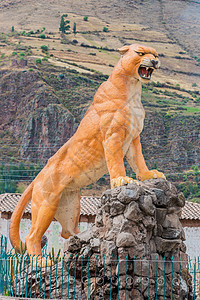 Cuzco秘鲁的秘鲁安第斯山 喀尔卡的Puma雕像图片