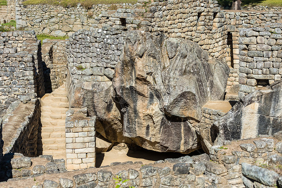贝丘的废墟 秘鲁安第斯山脉 Cuzco Pe山脉神庙秃鹰考古学岩石地方考古风景目的地班巴图片