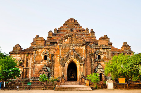 缅甸日落后巴根古老的寺庙废墟天炉建筑异国佛塔建筑学神社纪念碑旅游精神图片