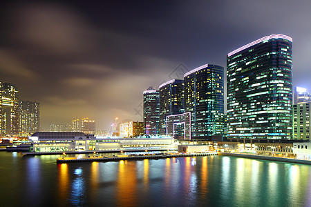 晚上在香港九龙那边建筑建筑学天际天空商业办公室巡航文化港口城市图片