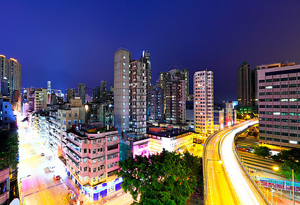 晚上在市中心的香港住房城市天际人口建筑学公寓踪迹住宅民众交通图片