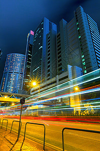 夜间在香港的交通路线办公室街道速度天际商业运动城市天空踪迹景观图片