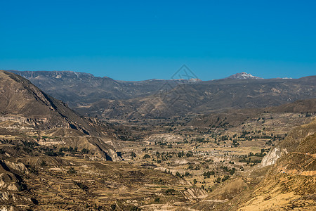 在秘鲁阿雷基帕的秘鲁安第斯山脉图片