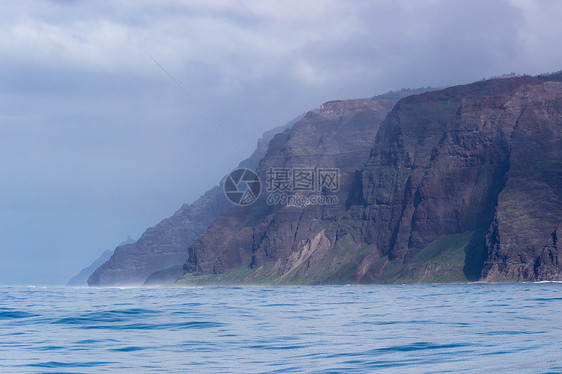 来自游轮的海岸海洋山脊巡航山脉崎岖旅游航行假期侵蚀海岸线图片