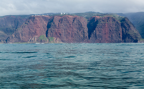 来自游轮的海岸海洋海岸线山峰巡航旅游山脉侵蚀假期崎岖航行图片