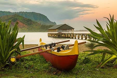 Hanalei码头夏威夷独木舟海洋码头海岸旅行天空海岸线热带日出风景戏剧性图片