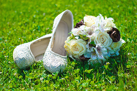 婚礼花束玫瑰绿色庆典已婚草地仪式新娘图片