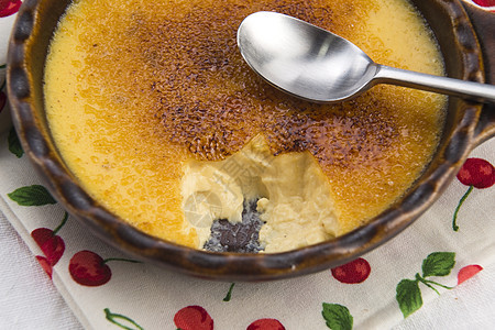 法国甜点     奶油布丁 烧焦霜三位一体刀具餐厅美食糕点焦糖模子食物盘子蛋黄图片
