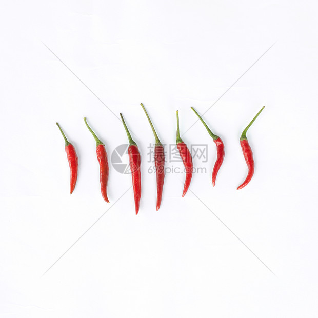 白上孤立的胡椒蔬菜植物辣椒素香肠文化食物厨房烹饪宏观香料图片