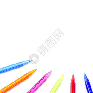 白上孤立的彩色笔墨水紫色写作橙子宏观金属工作绘画乐器圆珠笔图片