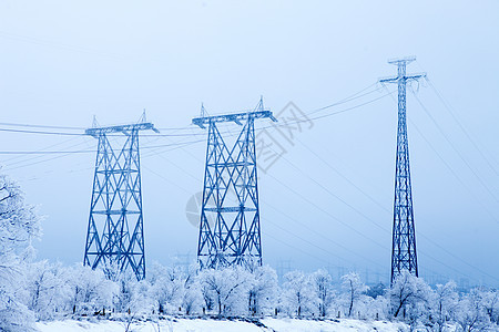 冬季高压电压金属柱体图片