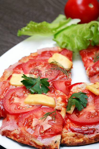 新鲜披萨美食家小吃糕点美食厨房餐厅食物文化桌子盘子图片