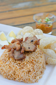 炒米饭美味油炸猪肉香料食物营养绿色盘子白色美食图片