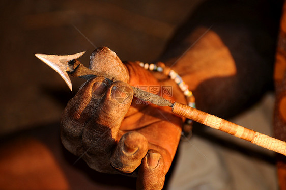 从坦桑尼亚手工制作的箭头珠子艺术社区手雕住民珠饰地点部落旅行首饰图片