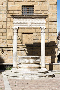 Pienza历史喷泉图片