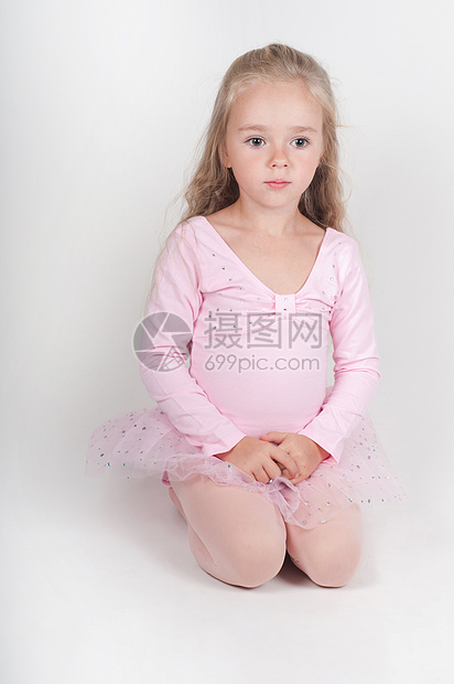 芭蕾舞者坐在地上乐趣快乐芭蕾舞工作室短裙童年白色儿童戏服粉色图片