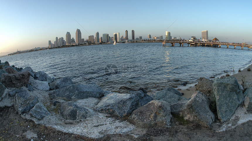 圣地亚哥湾蓝天风景全景城市港口假期景观建筑物码头旅行图片