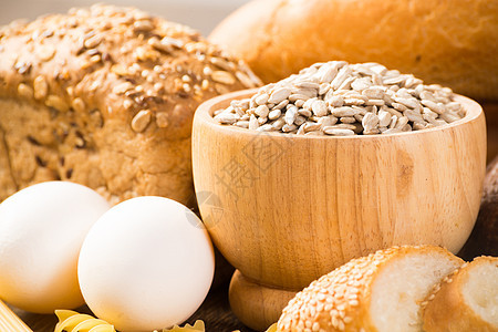 新鲜面包 鸡蛋 意大利面和谷物玉米产品脆皮燕麦厨房食物小麦生活金子酵母图片