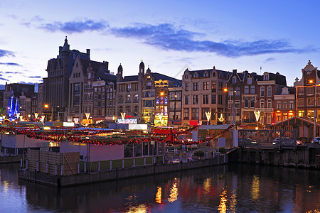 夜间从荷兰阿姆斯特丹到荷兰的城市风景城市风景自行车运输房子历史建筑学建筑首都图片