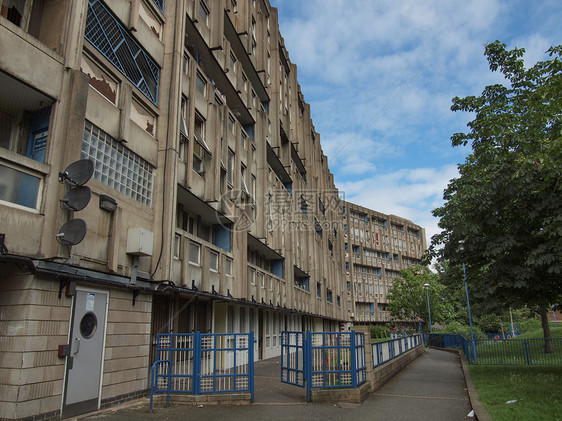 伦敦罗宾汉花园兜帽财产英语建筑学建筑王国地标花园野兽派社论图片