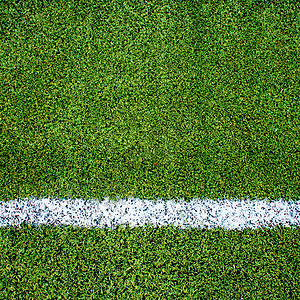 绿色足球场的白条纹 从最上方看操场活力草皮足球植物场地沥青公园小路生长图片