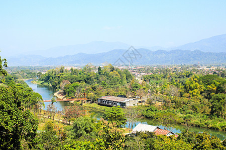 由老挝范维昂的宋河环绕旅行乡村村庄绿色场景森林假期热带旅游文化图片