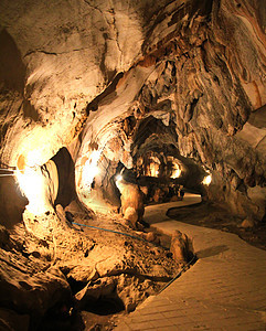 老挝万维昂的洞穴矿物石灰石旅游人行道石笋地标途径旅行岩石石头图片