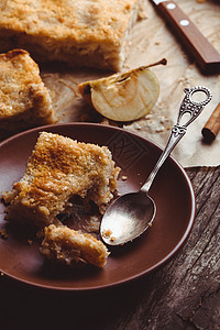 苹果蛋糕糕点面包食物桌子脆皮木头盘子感恩烘烤勺子图片