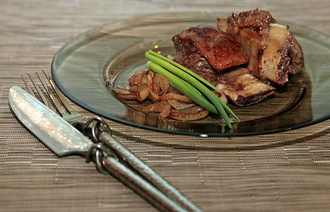 烤红牛肉肉洋葱食物绿色植物烹饪绿色蔬菜腰部茶点美食牛肉图片