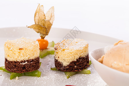 果美咖啡花草和鹅莓甜点美食餐厅蛋糕服务用餐营养食物烹饪醋栗图片