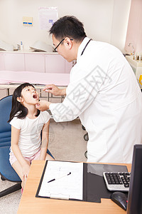 儿科医生用舌头压抑剂检查儿童喉咙考场女孩卫生降压药电脑治疗保险母亲医学男性图片